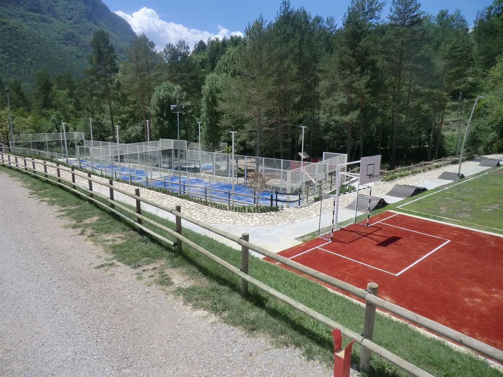 Camping L'Espelt Ла Побла де Лилет Екстериор снимка