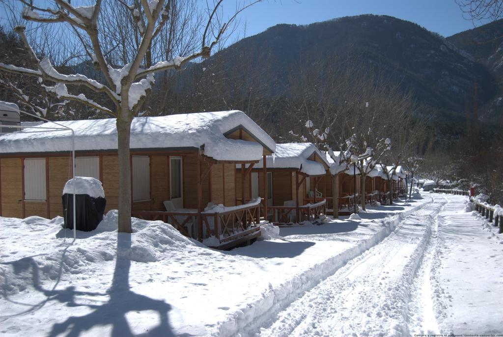 Camping L'Espelt Ла Побла де Лилет Екстериор снимка